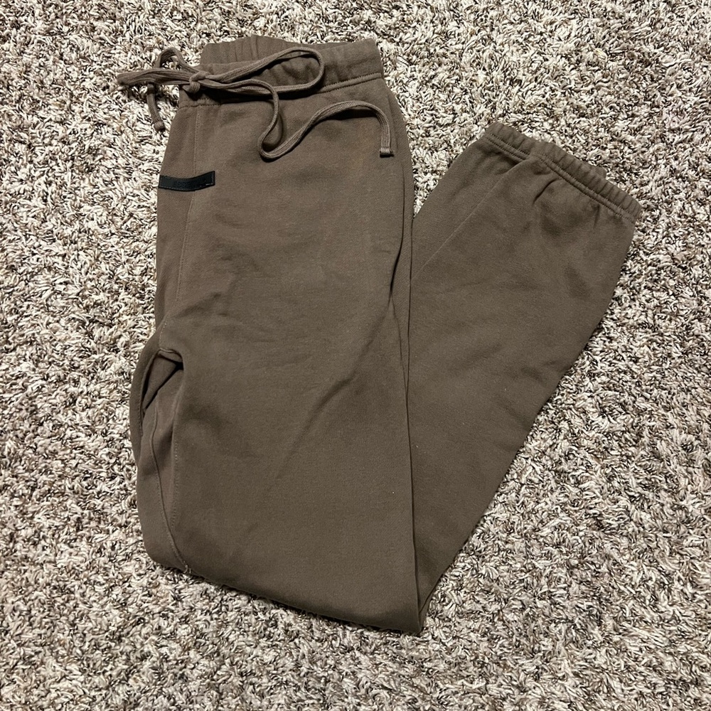 Brown essential sweatpants